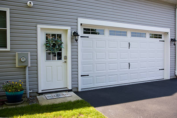 24/7 Emergency Garage Door Roller Replacement experts in St. Charles, MN